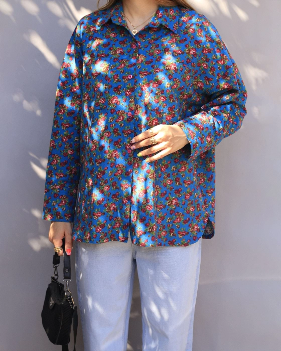 شومیز آبی گل قرمز